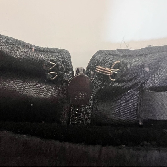 Tahari cap sleeve textured black dress with back slit size 14 - Picture 8 of 16